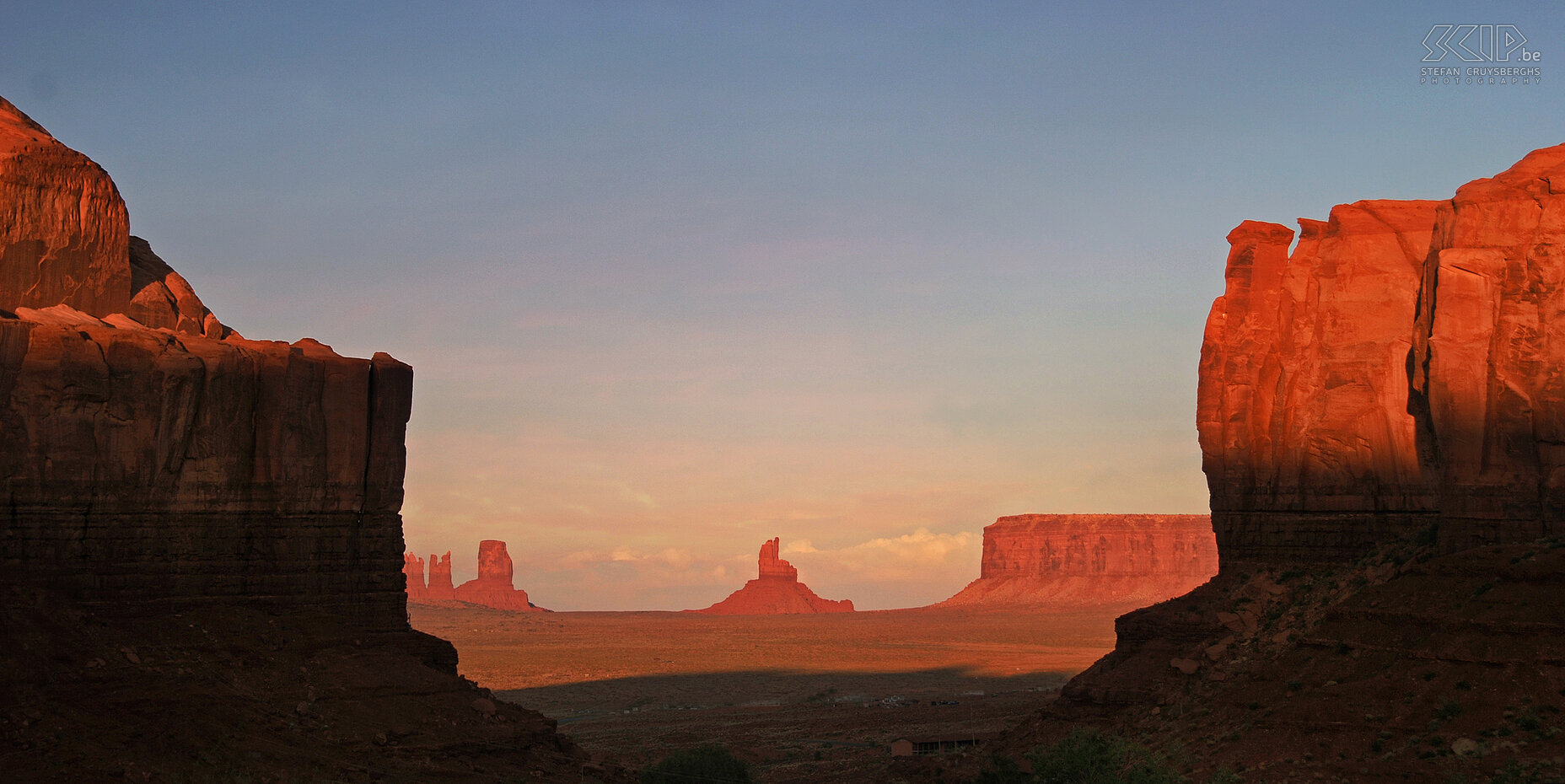 Monument Valley - Goulding's kampplaats - Zonsondergang  Stefan Cruysberghs